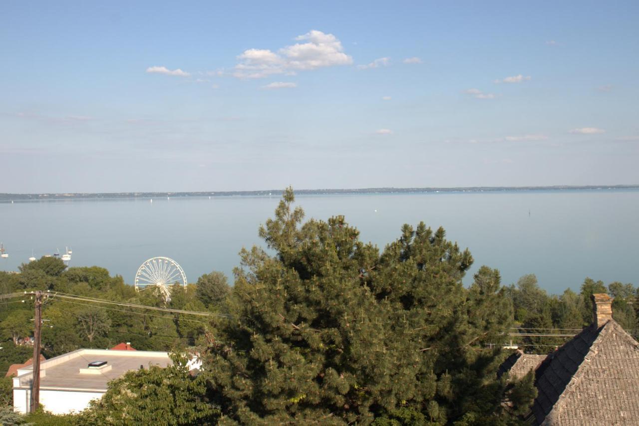 Balatonalmádi Gyoengyoem Apartman מראה חיצוני תמונה