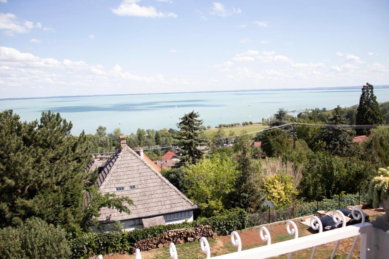 Balatonalmádi Gyoengyoem Apartman מראה חיצוני תמונה